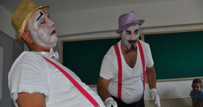 İskele Belediye Tiyatrosu “Charlie Chaplin” ile turneye çıktı