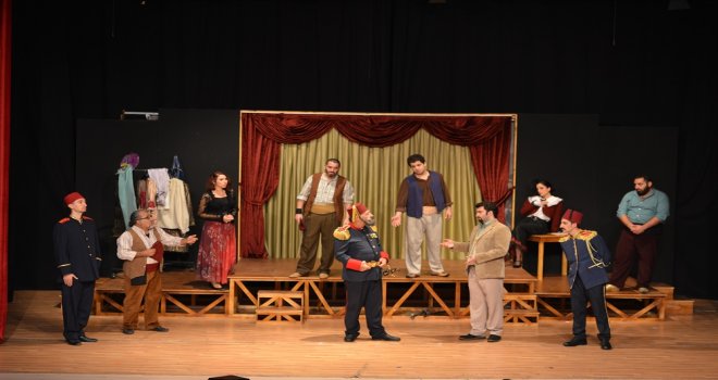 “İSTİBDAT KUMPANYASI” YARIN LEFKOŞA’DA TİYATRO SEVERLERLE BULUŞACAK