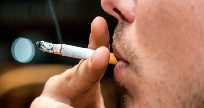 İsveç’te açık alanlarda da sigara içmek yasaklanıyor