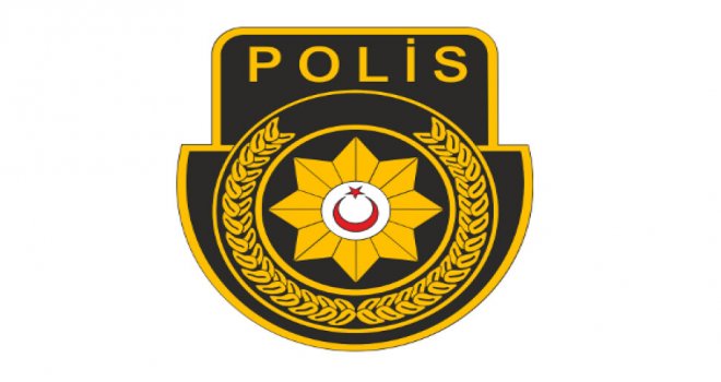 İzinsiz bahçesine girip 274 selvi çitini kırdı