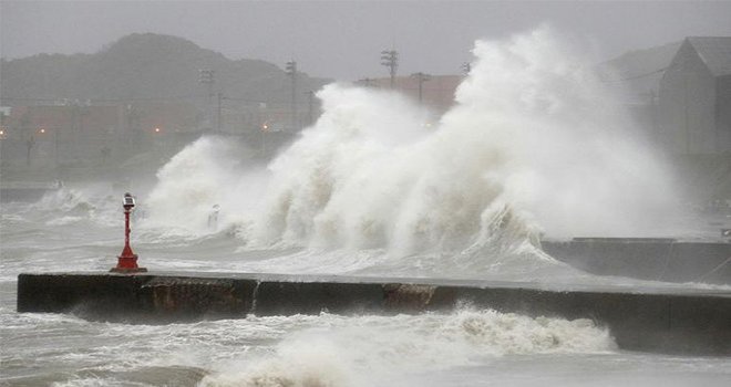 JAPONYA'DA LAN TAYFUNU'  5 ÖLÜ