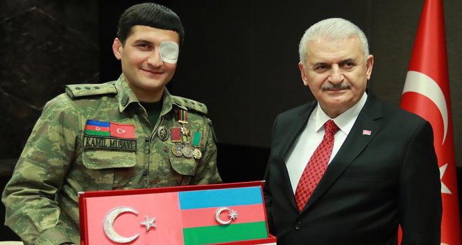 Karabağ gazisinden Başbakan Yıldırım'a duygulandıran ziyaret