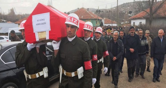 Kıbrıs gazisi son yolculuğuna uğurlandı