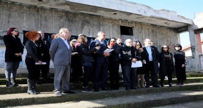 KIBRIS TÜRK DEVLET TİYATROLARI 19 YILDIR SAHNESİZ