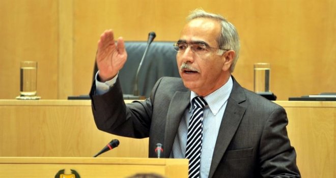 Kısıtlamalara uymayıp kebapçıya giden DİKO Milletvekiline 300 Euro ceza