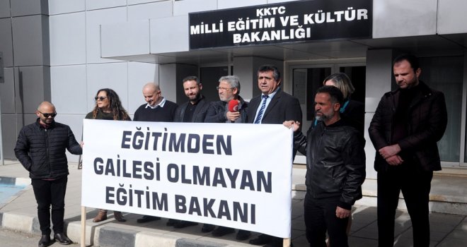 KTÖS, EĞİTİM BAKANLIĞI ÖNÜNDE PROTESTO EYLEMİ DÜZENLEDİ