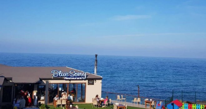 Lapta’da bulunan Bluesong Restoran Cafe Bar işletmecisi POZİTİF