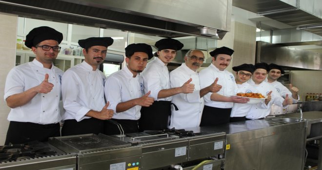 LAÜ Gastronomi öğrencileri Kıbrıs yemeklerini öğreniyorlar