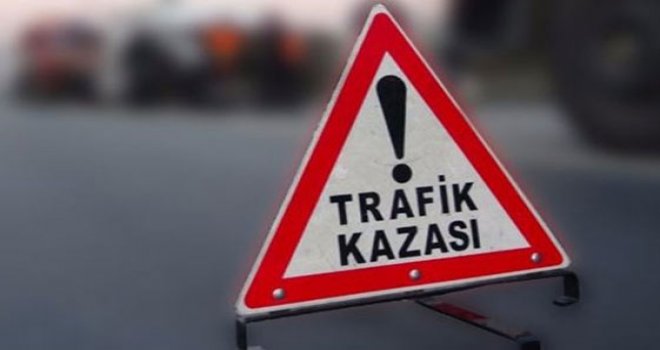 Lefke'de kaza... Alkollü sürücü ağaca çarptı...