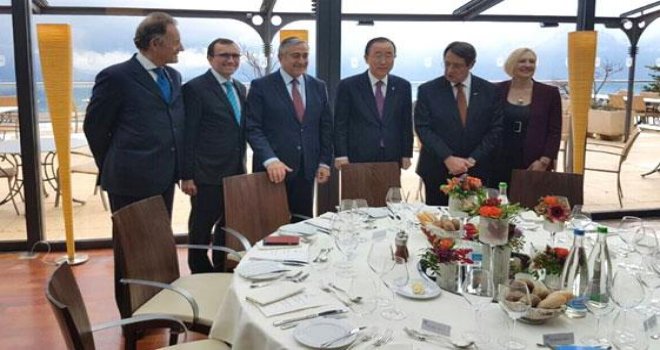 Liderler İsviçre'de yemek masasında bir araya geldi