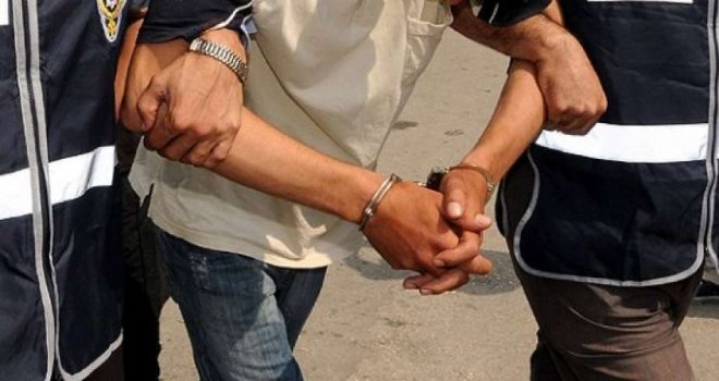 Lise Öğretmeni Uyuşturucuyla Yakalandı