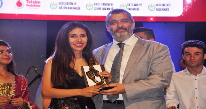 LİSELER ARASI SES YARIŞMASI’NIN BİRİNCİSİ BEKİRPAŞA LİSESİ’NDEN NEZİHE TUĞRA OLDU..