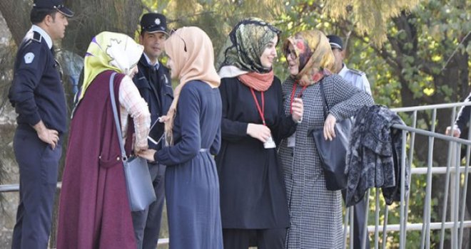 Mahkeme önünde toplandılar