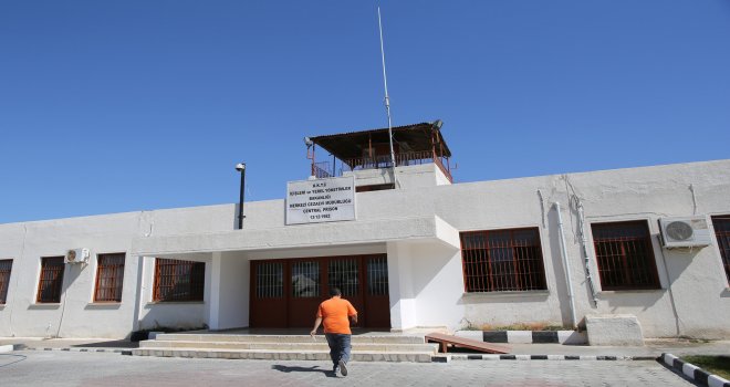 Mahkumlara yönelik lise ve ortaokul dıştan bitirme sınavları merkezi cezaevinde yapıldı