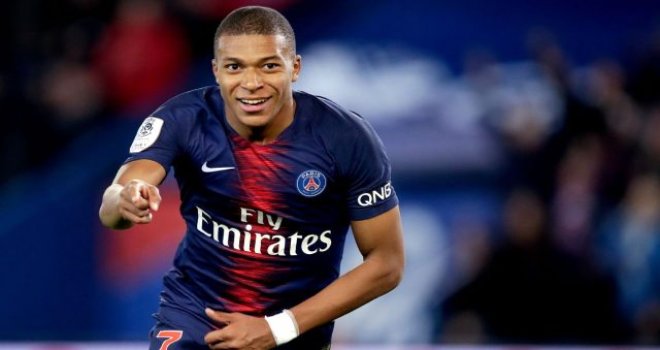 Mbappe'nin PSG'de kalacağı açıklandı