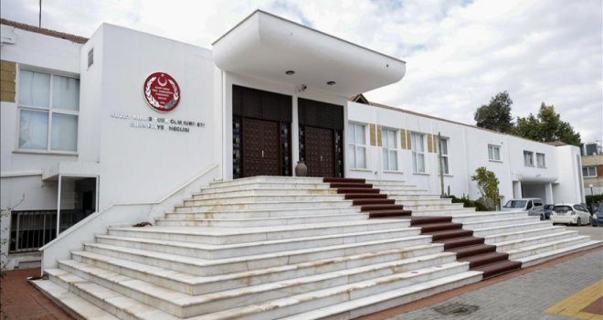 Meclis nisap yetersizliği nedeniyle toplanamadı... Toplantıya yarım saat ara verildi