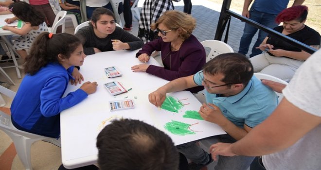 MERAL AKINCI RESİM ŞÖLENİ’NE KATILDI