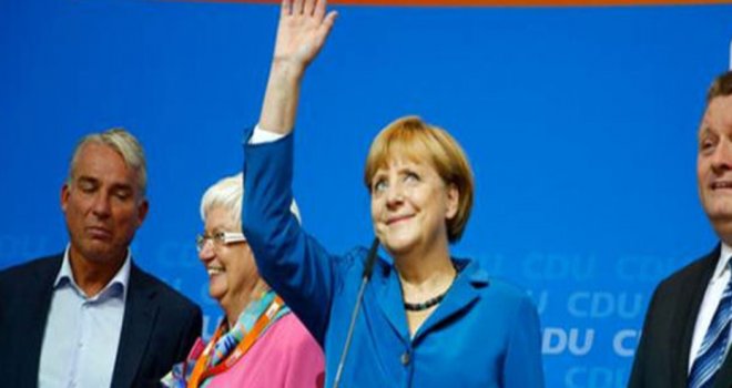 Merkel, 4’üncü kez seçimi kazandı