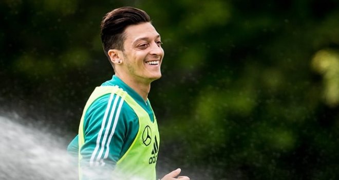 Mesut Özil, Türk Milli Takımı'nda oynayabilir