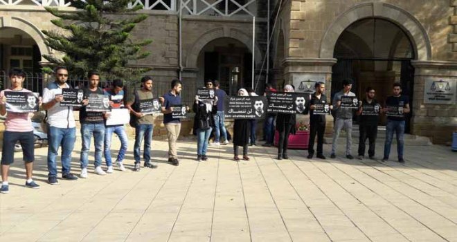 Öğrenciler ölümlü kazayı protesto ediyor