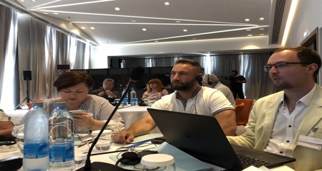 ÖĞRETMEN SENDİKALARI LARNAKA’DA “EĞİTİM VE GÖÇ” TEMALI SEMİNERE KATILDI