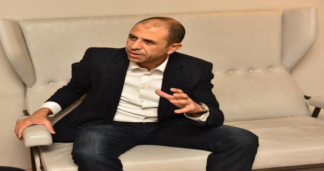 ÖZERSAY: "DÜNYANIN HER YERİNDE DEĞİŞİM SANCILI OLUR VE CESARET İSTER.”