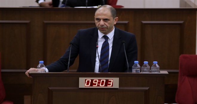 Özersay: Güney’e yapılan geçişlerle ilgili yaşanacak sıkıntıların takipçisiyiz