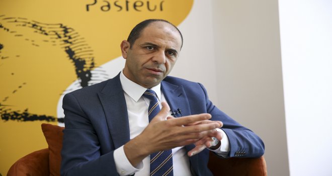 ÖZERSAY: KIBRIS'TA DOĞAL GAZ KONUSUNDA GÖSTERMELİK ÖNERİLERE SICAK BAKILMAMALI