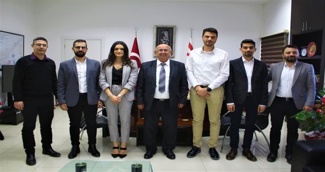 ÖZYİĞİT, KIBRIS TÜRK GENÇLİK BİRLİĞİ İNGİLTERE HEYETİ İLE GÖRÜŞTÜ