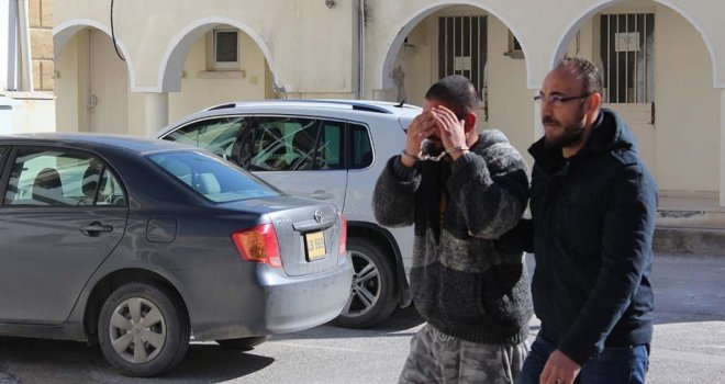 Parmak izi tespit edildi...