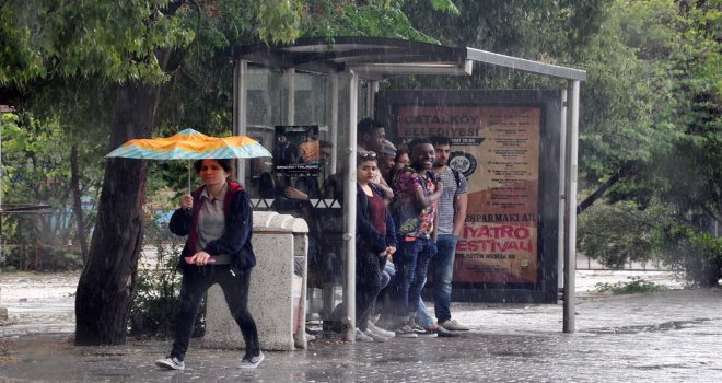 PAZARTESİDEN İTİBAREN YAĞMUR BEKLENİYOR… HAVA SICAKLIĞI DA 6 DERECE DÜŞECEK.