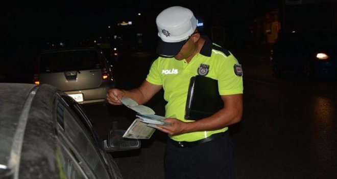 Polisten trafik denetimi: 1698 sürücü kontrol edildi, 289 sürücü rapor edildi