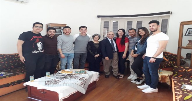 PROF. DR. VAROL ÇELİK KHYD YARARINA MEME KANSERİ ÜZERİNE BİLİNÇLENDİRME SEMİNERLERİ VERİYOR..