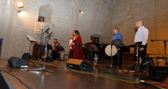 SERENAD BAĞCAN KONSERİ BELLAPAİS MANASTIRI’NDA YAPILDI