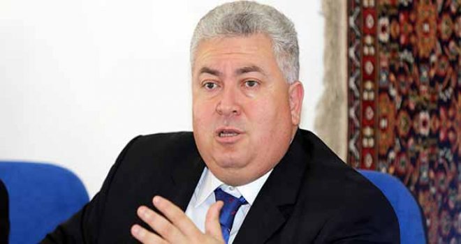 SOSYAL KONUT PROJESİNİ HAYATA GEÇİRMEK İÇİN KOLLARI SIVADIKLARINI SÖYLEDİ