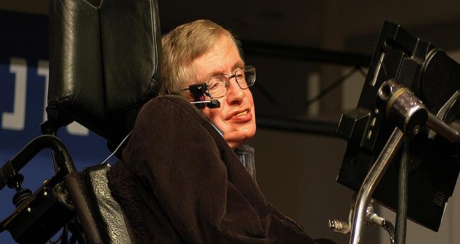 Stephen Hawking hayatını kaybetti