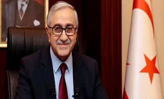 Akıncı, Bilişim Suçları Yasası’nı İmzaladı.