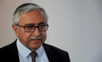 CUMHURBAŞKANI AKINCI, ABD BÜYÜKELÇİSİYLE TELEFONDA GÖRÜŞTÜ