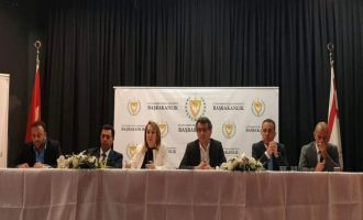Erhürman ve kabinenin bazı üyeleri Lefke’de halkla buluştu