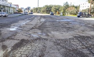 GAZİMAĞUSA BELEDİYESİ’NİN EŞREF BİTLİS CADDESİ ASFALT VE YOL GENİŞLETME PROJESİ TAMAMLANIYOR