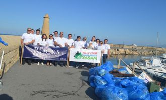 Girne Antik Liman’da çevre temizliği…