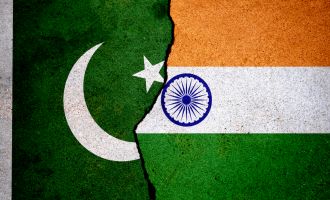 Hindistan ve Pakistan arasında tansiyon zirvede: İki ordu çatıştı, hükümetler alarma geçti