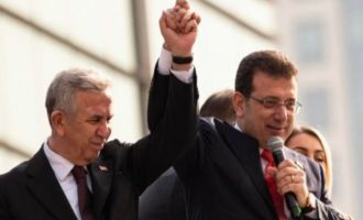 Mansur Yavaş, CHP'nin cumhurbaşkanı belirleme seçiminde Ekrem İmamoğlu'na oy vereceğini açıkladı
