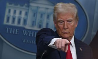 Trump’tan Husilere gözdağı: Yok edildiler, daha yeni başladık