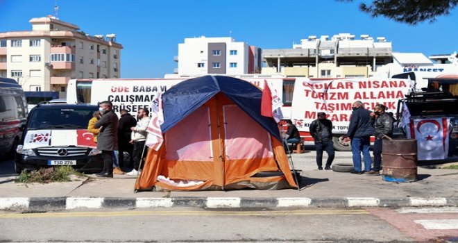 TAŞIMACILARIN EYLEMİ BAŞBAKANLIK ÖNÜNDE SÜRÜYOR