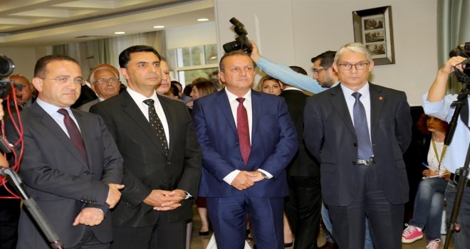 TC LEFKOŞA BÜYÜKELÇİLİĞİ HİBE PROGRAMLARI KAPSAMINDA DESTEK ALMAYA HAK KAZANAN PROJE SAHİPLERİNE SERTİFİKALARI VERİLDİ.