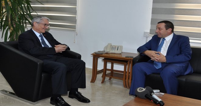 TC LEFKOŞA BÜYÜKELÇİSİ KANBAY, MALİYE BAKANI DENKTAŞ’I ZİYARET ETTİ