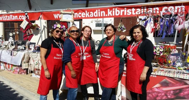 TELSİM ÖNCE KADIN STANDLARINA YOĞUN İLGİ  KADINLAR, İSKELE KÜLTÜRLERİN KAYNAŞMASI ETKİNLİĞİ’NDE EL  EMEĞİ, GÖZ NURU ÜRÜNLERİNİ SATIŞA SUNDU