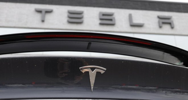 Tesla 2012'den bu yana en büyük gelir düşüşünü yaşıyor