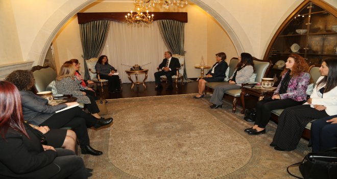TOPLUMSAL CİNSİYET EŞİTLİĞİ PLATFORMU’NDAN BİR HEYET CUMHURBAŞKANI AKINCI’YI ZİYARET ETTİ